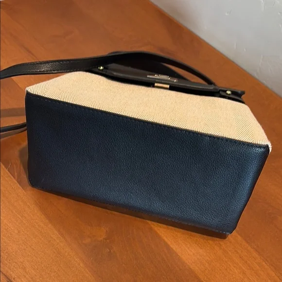 Antonio Milani Black and Cream Handbag - Picture 9 of 11